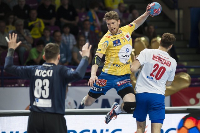 Mecze półfinałowe PGNiG Pucharu Polski.
Vive Tauron Kielce - Górnika Zabrze, 38:28
Orlen Wisła Płock - Azoty Puławy, 40:37. W artykule są zdjęcia z obu sobotnich spotkań. W przerwach występuje Bell Arto Cheerleaders.