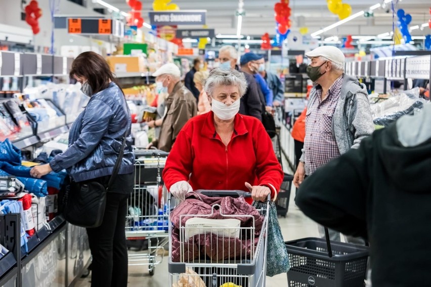 Kolejne lockdowny, restrykcje, nowe zasady bezpieczeństwa...