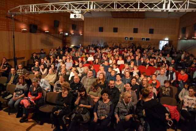 Zespoły Taneczne Wisienki zabrały publiczność w podróż do RIO