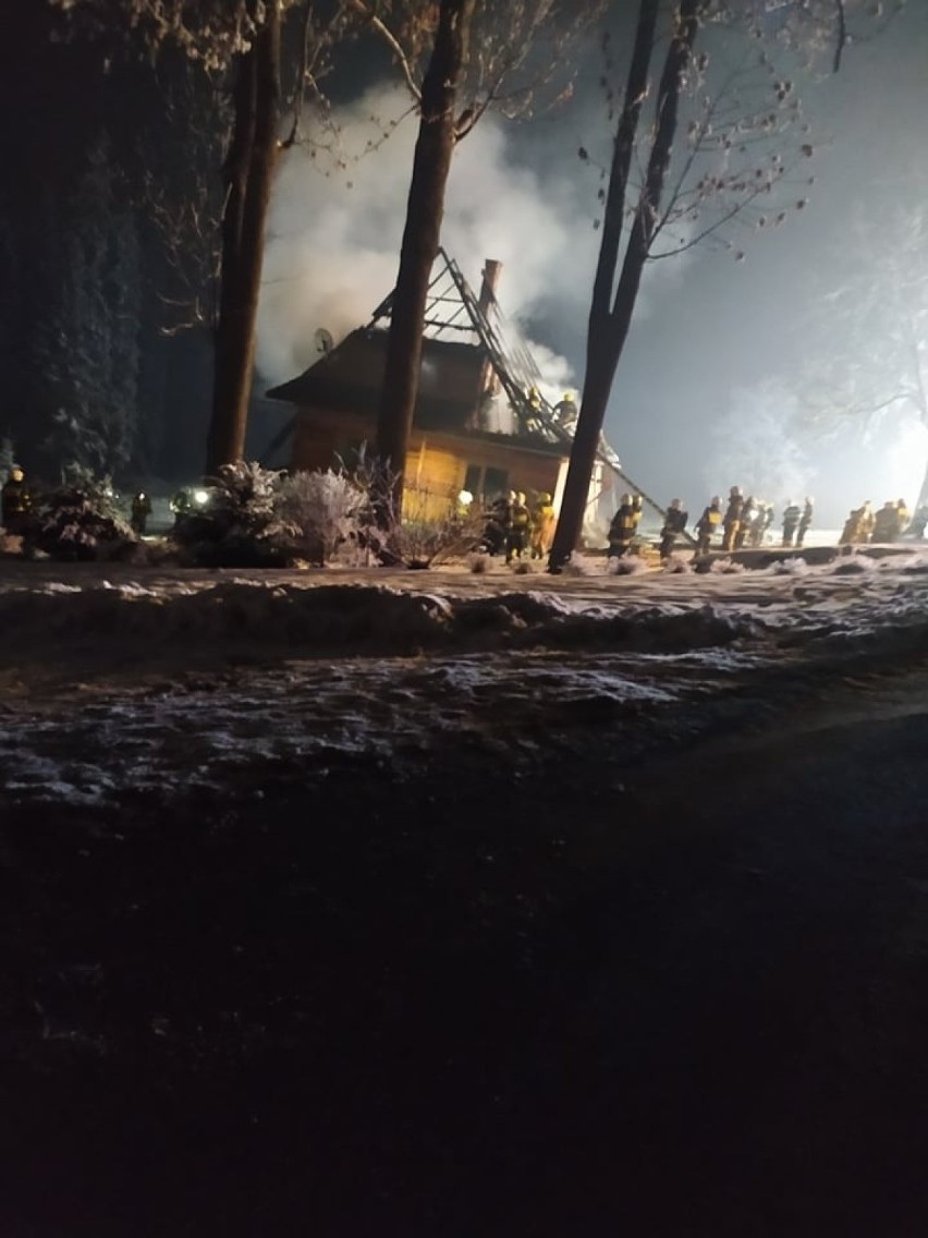 Podhale. Tragiczny pożar domu w Sierockiem. Nie żyje 43-letni mężczyzna
