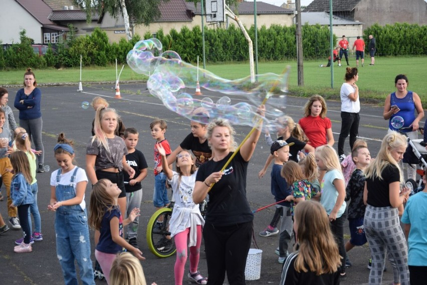 Animacje dla dzieci z Agnieszką i Anią w Przyprostyni gmina...