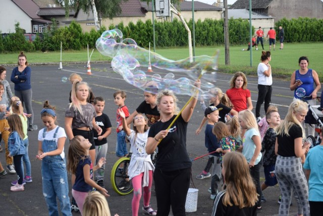 Animacje dla dzieci z Agnieszką i Anią w Przyprostyni gmina Zbąszyń - 24.08.2021