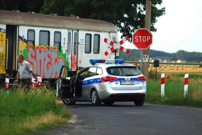 Wypadek w Siedleminie: Na przejeździe kolejowym traktorem...