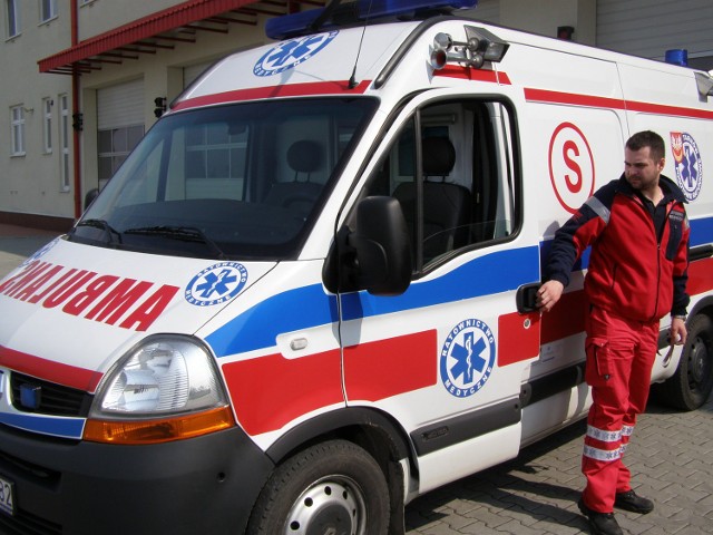 Od piątku jeden z ambulansów wyjeżdża na wezwania z filii pogotowia przy ulicy Błonie