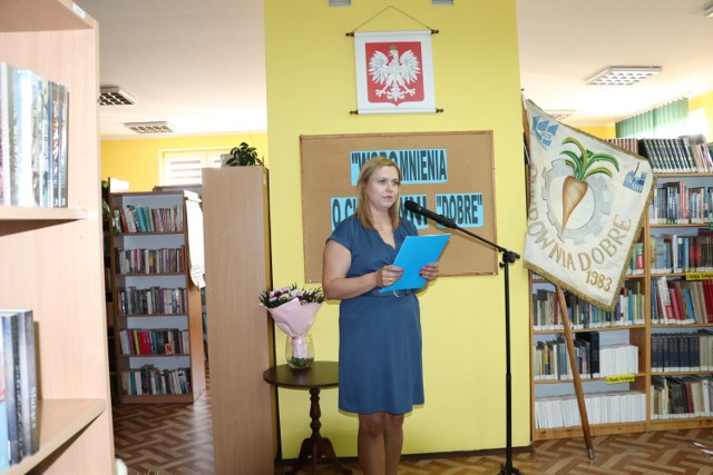 Katarzyna Korzeniewska jest autorką publikacji dotyczącej historii cukrowni w Dobrem.