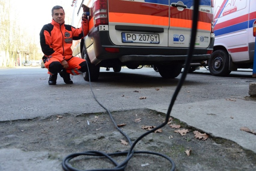 Kradną kable z karetek, a to grozi tragedią