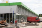 Oto budowa centrum handlowego Vendo Park w Inowrocławiu. Prace dobiegają końca. Zobaczcie zdjęcia