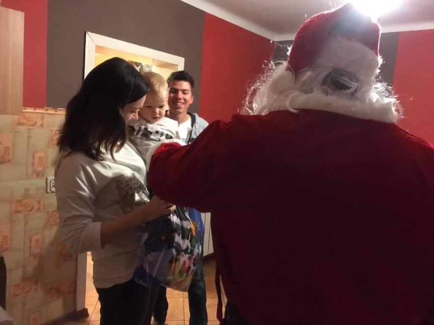 6 grudnia Święty Mikołaj odwiedził najmłodszych i najstarszych mieszkańców Kuźni