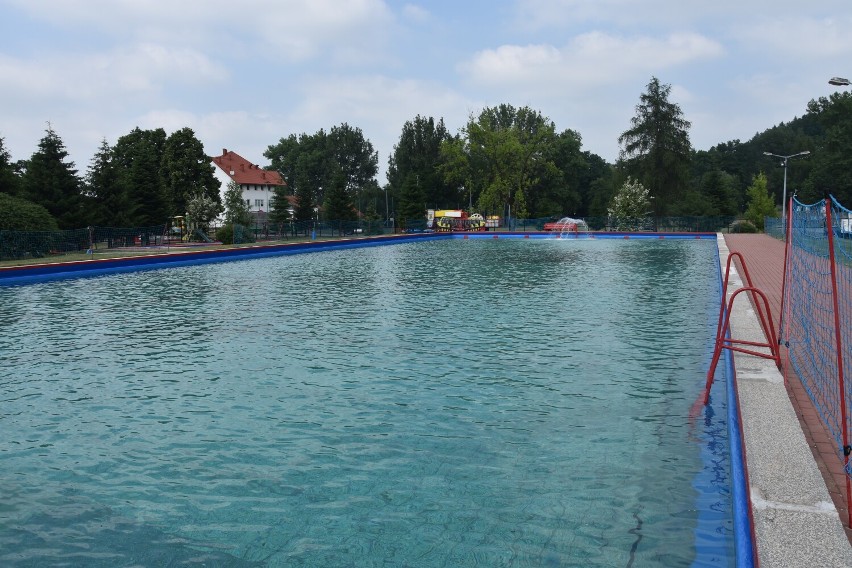 Gorlice. Od jutra można się będzie chłodzić na otwartym basenie. Wszystko jest już gotowe na przyjecie spragnionych kąpieli