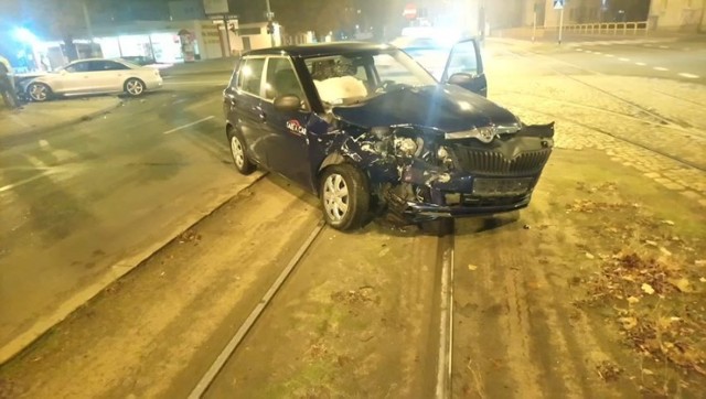W sobotę wieczorem na rogu ulic Reja i Broniewskiego doszło do zderzenia dwóch samochodów osobowych. Wkrótce więcej informacji. 

Polecamy: Bieżące informacje o wypadkach i utrudnieniach w Toruniu i okolicach

