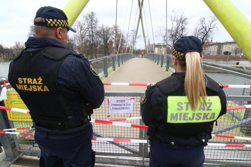 Ponad 27 tysięcy nowych zakażeń koronawirusem potwierdzono w...