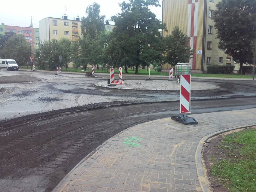 Centrum: rondo na zbiegu ul. Szpitalnej i Wyzwolenia jest prawie gotowe