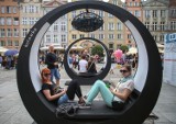 Świecie ogłasza konkurs na meble miejskie: ławki, leżaki, śmietniki, itp. Zobacz, jakie ławki, leżaki, donice i krzesła postawiono w Polsce