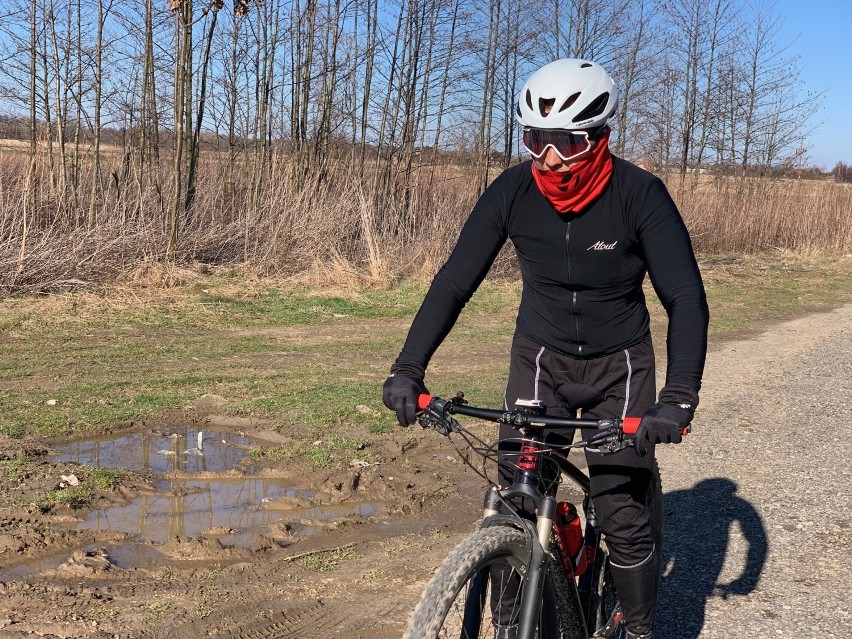 Centrum Rzeszowa puste, a na ścieżkach rowerowych ruch. Koronawirus nie wystraszył biegaczy, rolkarzy i rowerzystów