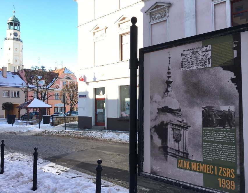 Obejrzyj wystawy plenerowe w Oleśnicy poświęcone Żołnierzom Wyklętym