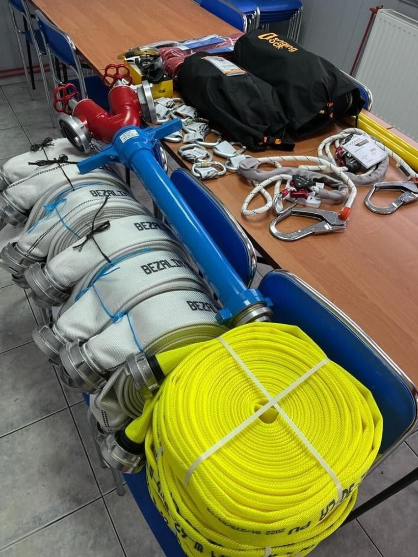 OSP Skierniewice: strażacy szkolili się z ratownictwa wysokościowego i wodnego 