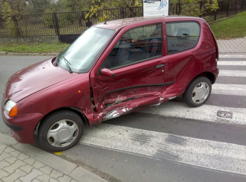 NA DROGACH: Groźna kolizja z udziałem trzech samochodów. Na szczęście obyło się bez ofiar [ZDJĘCIA]