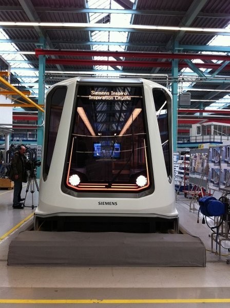Siemens pokazał nowe wagony Inspiro, które będą wozić pasażerów warszawskiego metra [ZDJĘCIA]