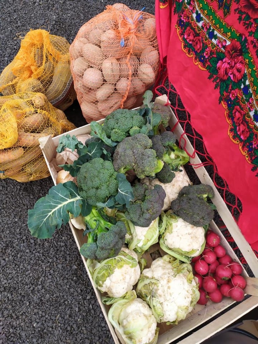 Agro-Bazar w Bielsku-Białej pomaga w potrzebie: produkty na święta w prezencie 