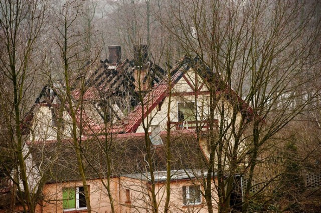 W Trzemesznie jednej nocy doszło do dwóch wielkich pożarów. Spalił się dom jednorodzinny i kamienica, w której zamieszkiwało 60 osób. Dziewięć rodzin pozostało bez dachu nad głową.