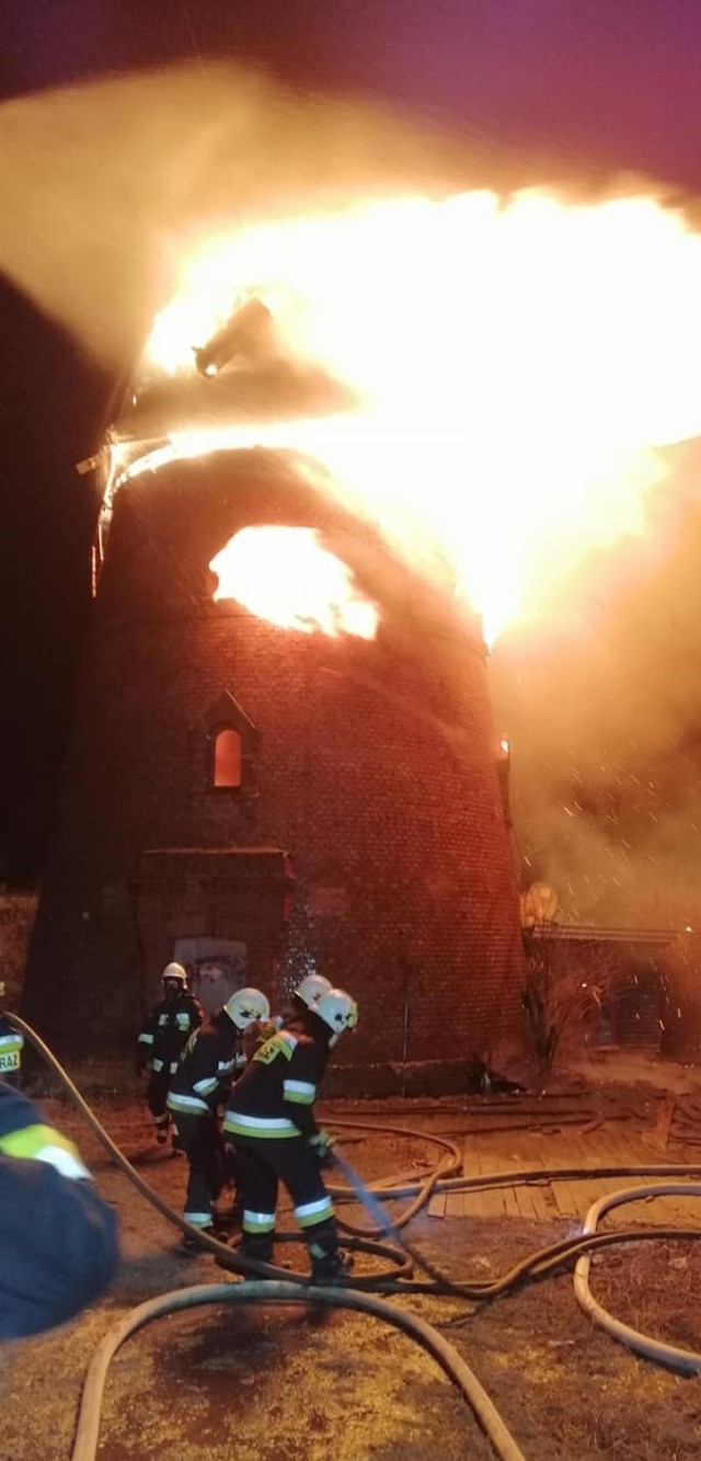Wstępnie ustalono, że przyczyną pożaru wiatraka w Nowem było podpalenie