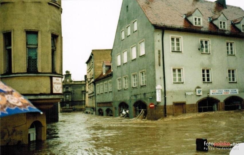Powódź tysiąclecia w Kłodzku. Zobacz archiwalne zdjęcia! 