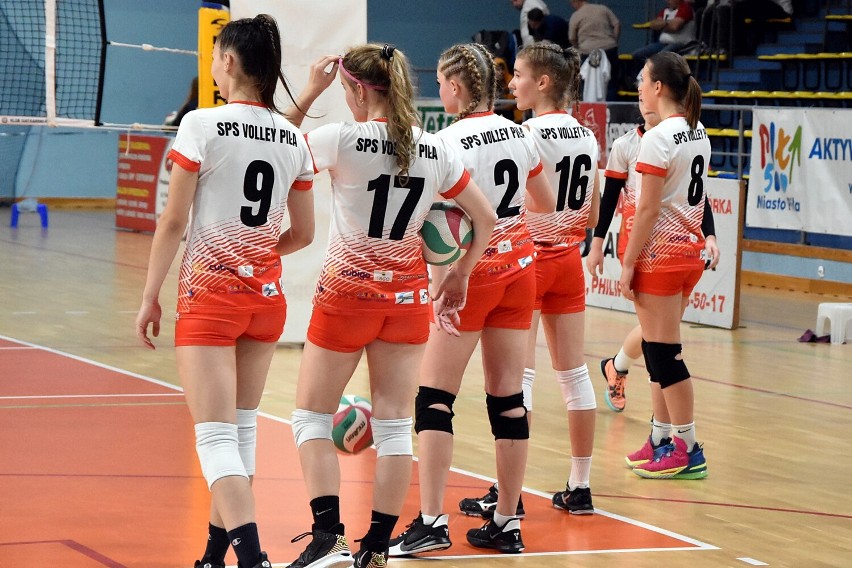 Pierwsze w historii siatkarskie derby grodu Staszica dla KS Piła! Zobaczcie zdjęcia z meczu tego zespołu z Volley Piła