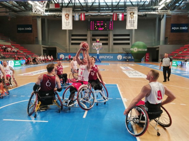 W Wałbrzych zaczął się Międzynarodowy Turniej Koszykówki na Wózkach. W pierwszym meczu Polska pokonała Łotwę 72:34