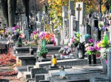 Kwitnie handel grobami w Łodzi. Miejsca na cmentarzach sprzedają w internecie