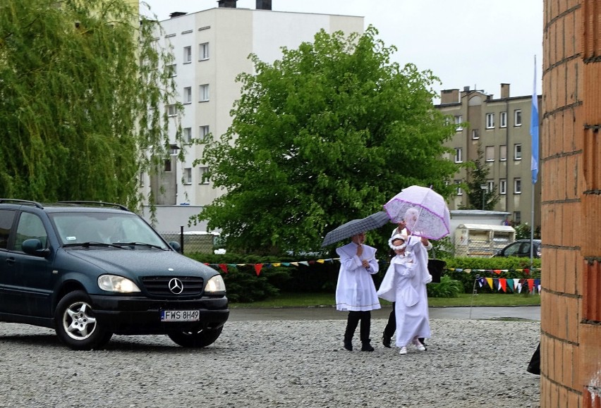 WSCHOWA. Pierwsza Komunia św. w kościele pw. św. Jadwigi [ZDJĘCIA]