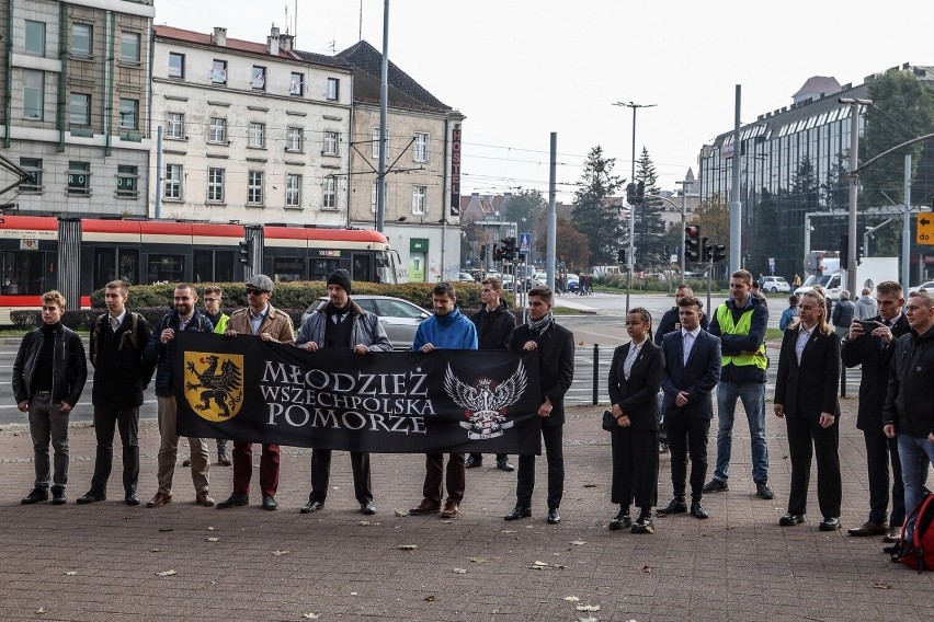Ruch Narodowy oraz Młodzież Wszechpolska wspólnie protestowali przeciwko polityce gdańskiego Ratusza. ZDJĘCIA