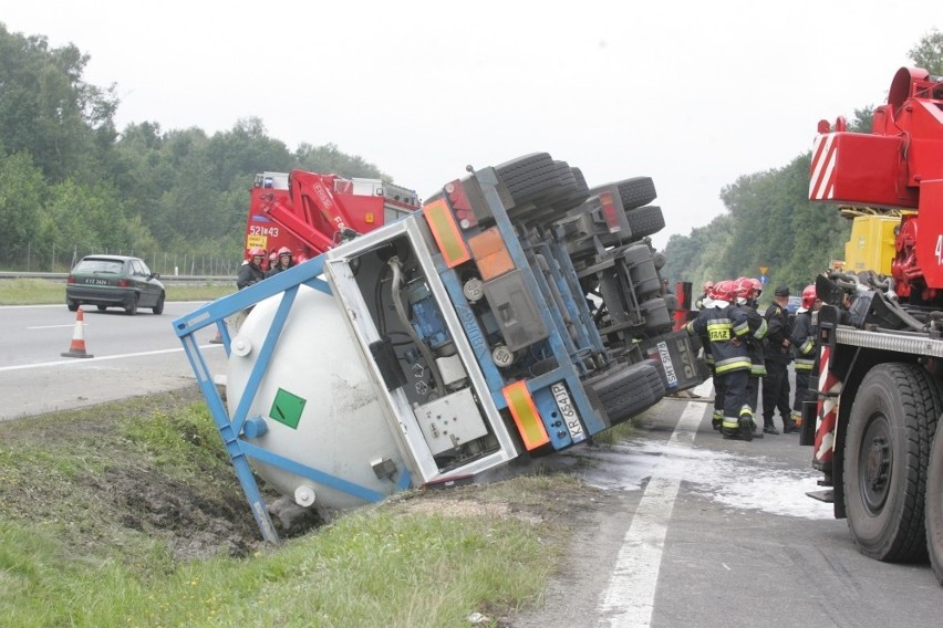 Wypadek cysterny na A4 w Mysłowicach. Były spore korki [ZDJĘCIA]