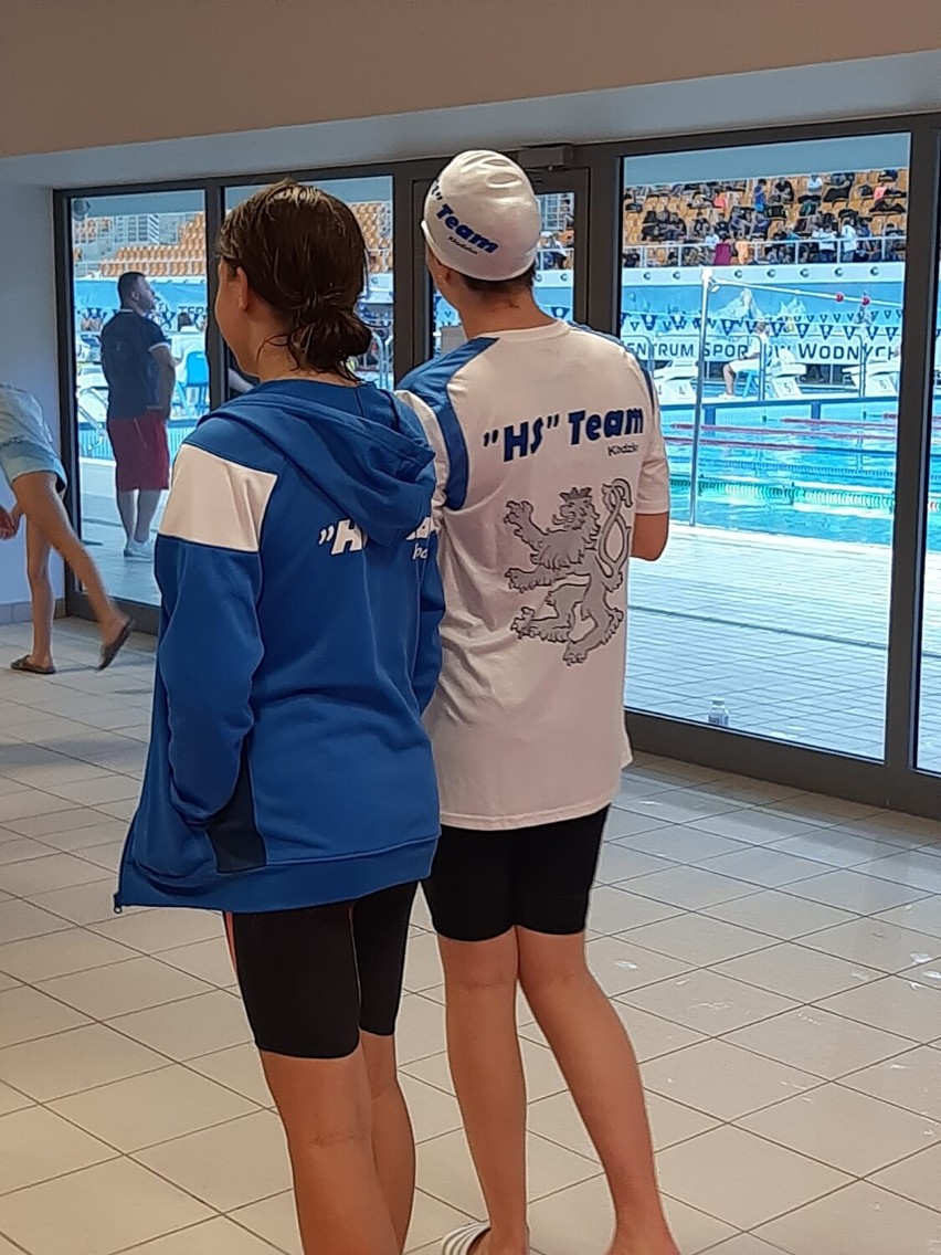 Rewelacyjne rozpoczęcie nowego sezonu pływaków z Kłodzka. Zdobyli 14 medali 