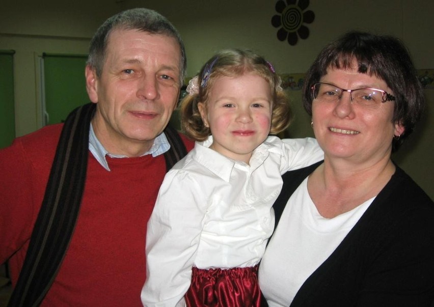 Ania z dziadkami