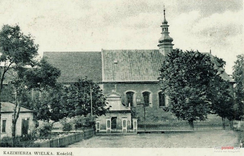 Lata 1930-1938. Kościół parafialny w Kazimierzy Wielkiej.