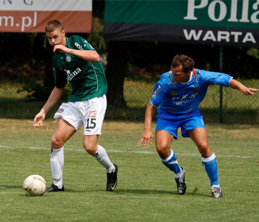 17.07.2010, Poznań: Łukasz Kominiak (z lewej) w meczu Warta...