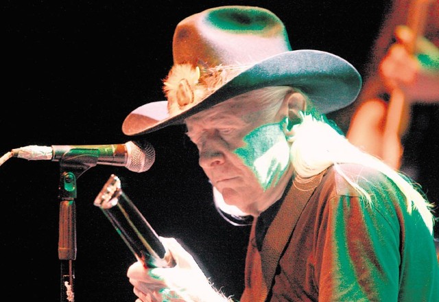 Johnny Winter podczas koncertu w łódzkiej Wytwórni