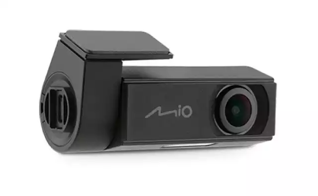 Marka Mio ogłosiła właśnie wprowadzenie do swojego portfolio nowej tylnej kamery samochodowej - Mio MiVue E60. Kamera nagrywa w jakości HDR 2,5K oraz pozwala ostrzegać o ryzyku kolizji wstecznej.