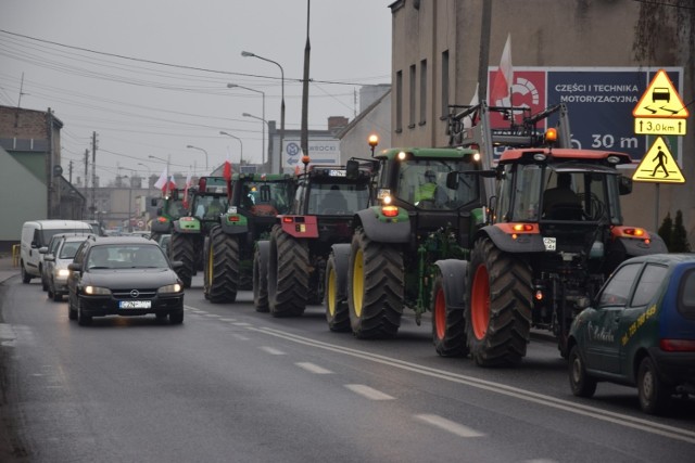 Pod koniec stycznia rolnicy spowalniali przejazd na trasie Bożejewice - Żnin - Jaroszewo. Kierowców czekają kolejne utrudnienia