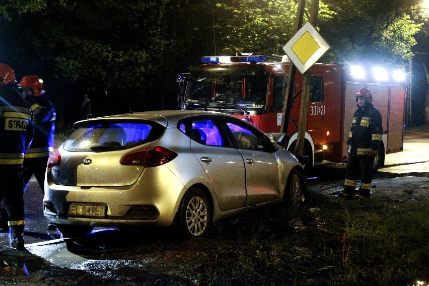 Wypadek nieoznakowanego radiowozu na Wojska Polskiego w...