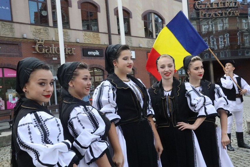 Koncert Galowy Międzynarodowego Festiwalu "Świat pod Kyczerą" w Legnicy