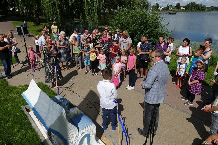 W Więcborku stanęła Zaczytana Ławka promująca czytelnictwo