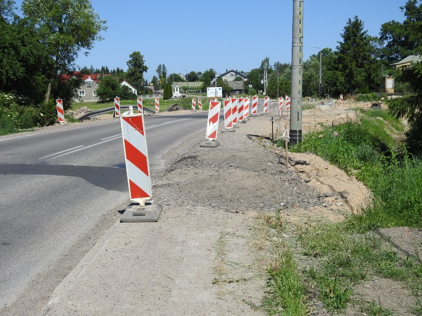 Trasa Sokółka - Dąbrowa Białostocka. Unibep zszedł z budowy, ale nadal nie posprzątał po sobie (zdjęcia) 