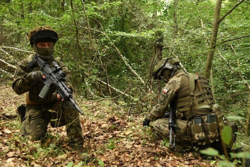 Żołnierze z Sulechowa ćwiczą na poligonie w Drawsku...