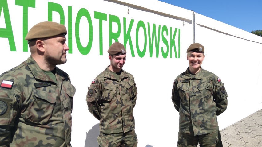 Namiot drive - thru do poboru wymazów stanął na placu dworca...