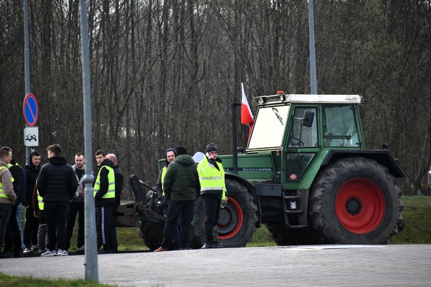 DK6 Sławno - protest rolników - korki na obwodnicy