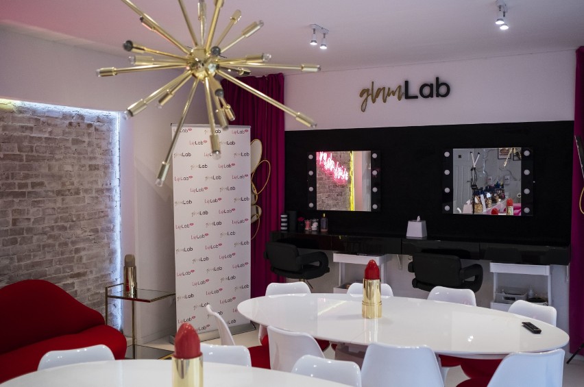 Lip Lab - jedyne w Polsce miejsce, w którym stworzycie spersonalizowaną szminkę oraz wykonacie analizę kolorystyczną