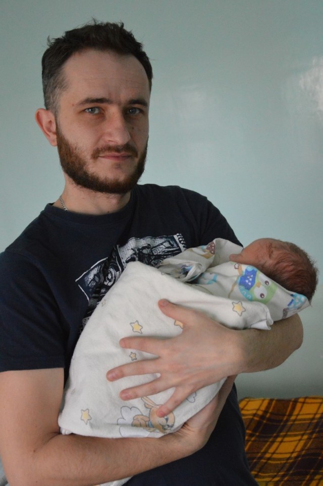 Amelia Bednarczyk z tatą, Opoczno
Urodziła się 2 marca 2020 r.
55 cm, 3400 g