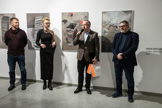 W Biurze Wystaw Artystycznych swoje  prace zaprezentowali Marcin Berdyszak oraz Tomasz Drewicz, na co dzień twórcy związani ze środowiskami artystycznymi zachodniej Polski oraz wykładowcy akademiccy na Uniwersytecie Artystycznym imienia Magdaleny Abakanowicz w Poznaniu.