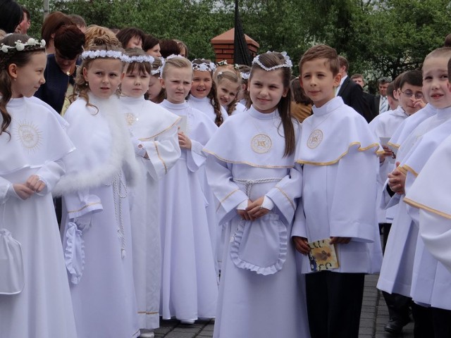 Komunie 2014 w Skierniewicach: parafia Miłosierdzia Bożego na os. Zadębie